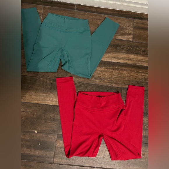 Pair of Leggings - Picture 1 of 4